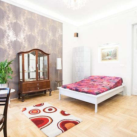 N40 By Small Home Budapest Luaran gambar