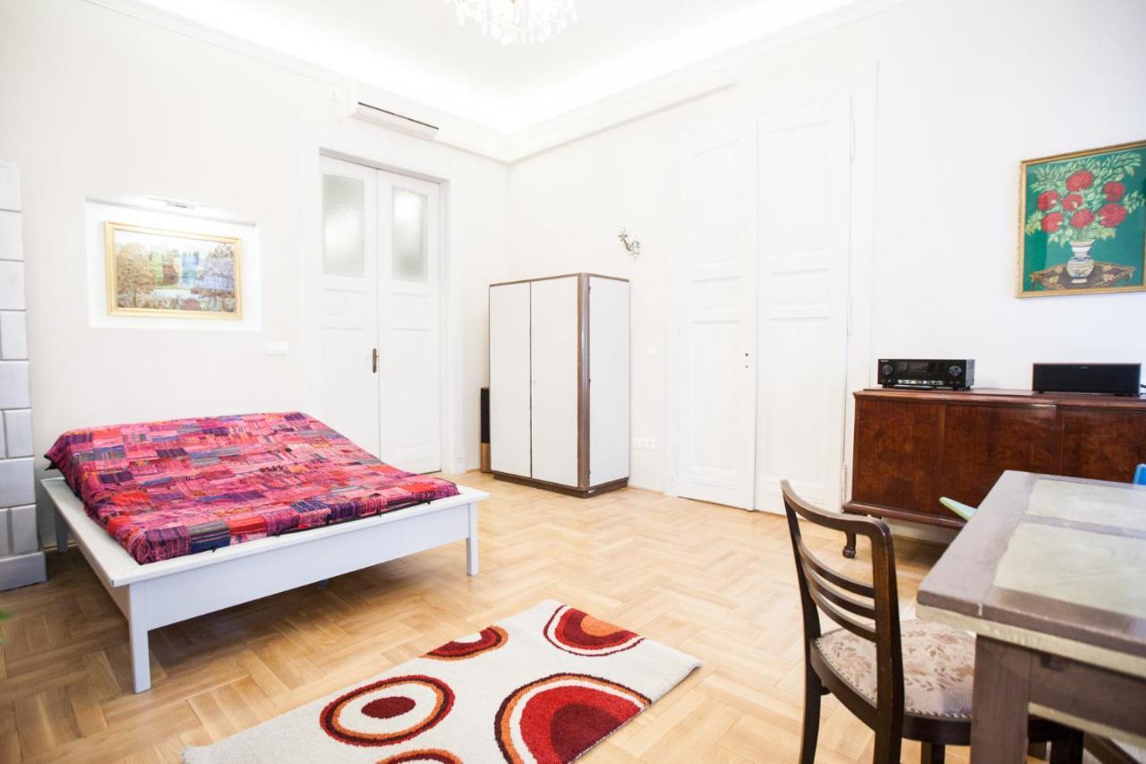 N40 By Small Home Budapest Luaran gambar