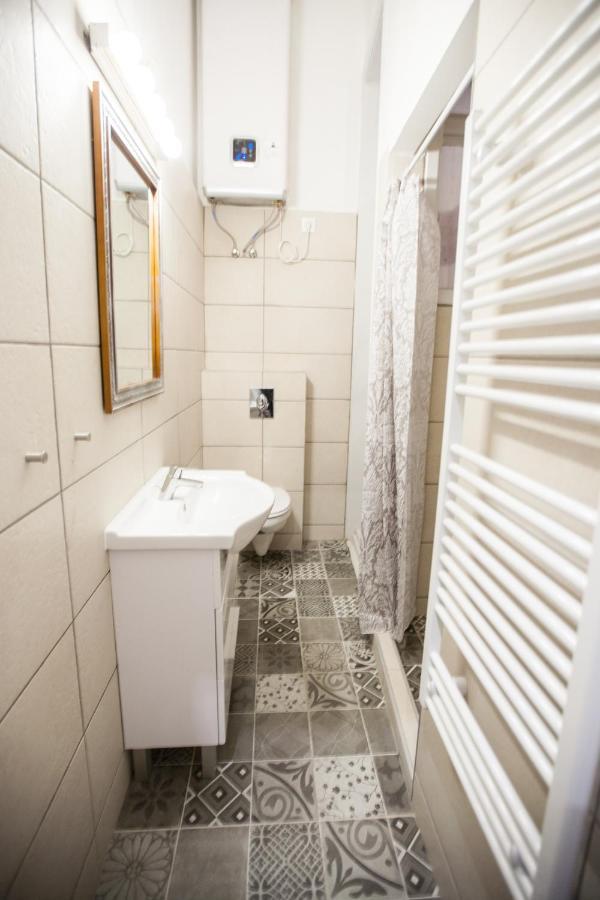 N40 By Small Home Budapest Luaran gambar