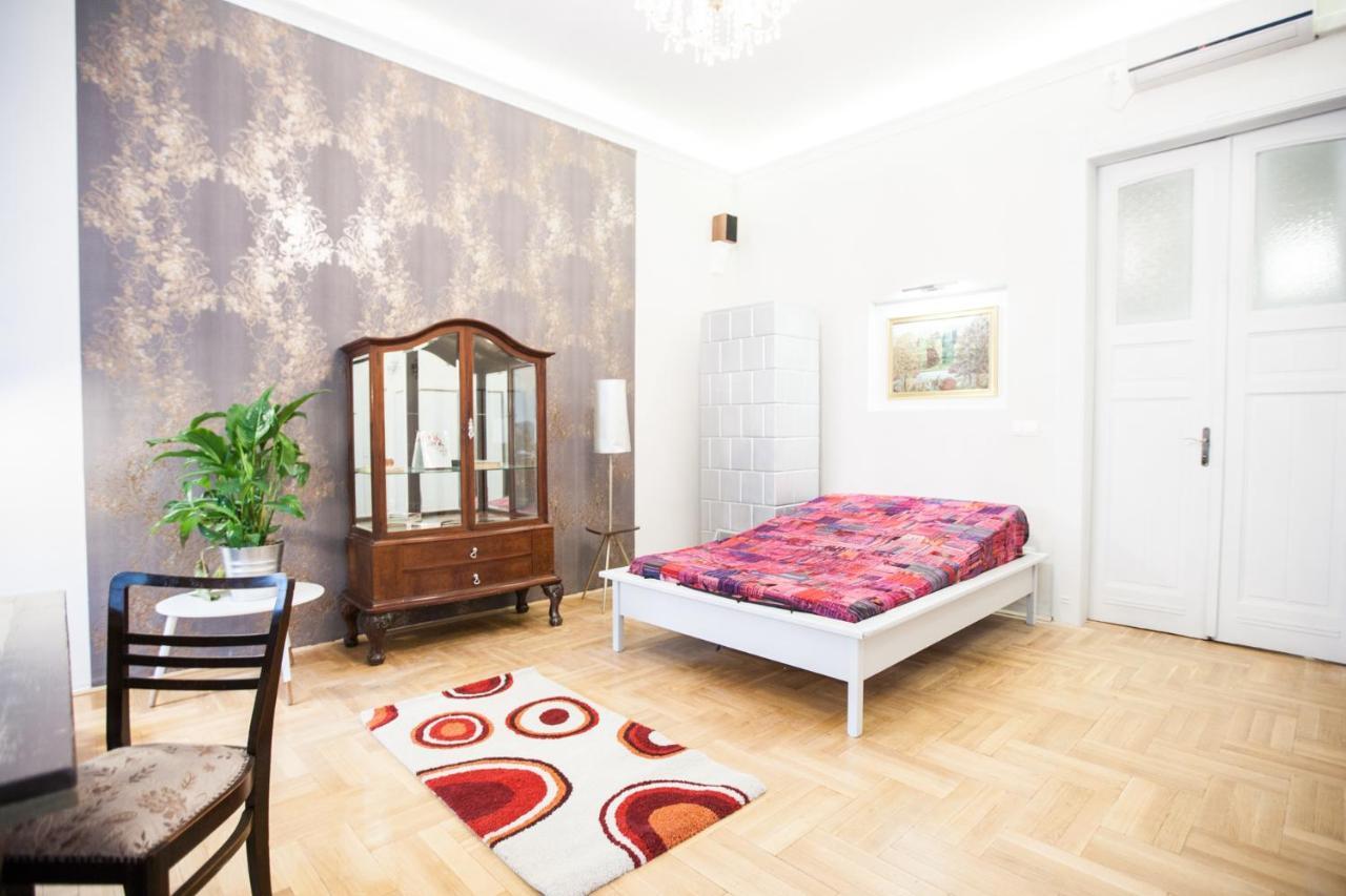 N40 By Small Home Budapest Luaran gambar