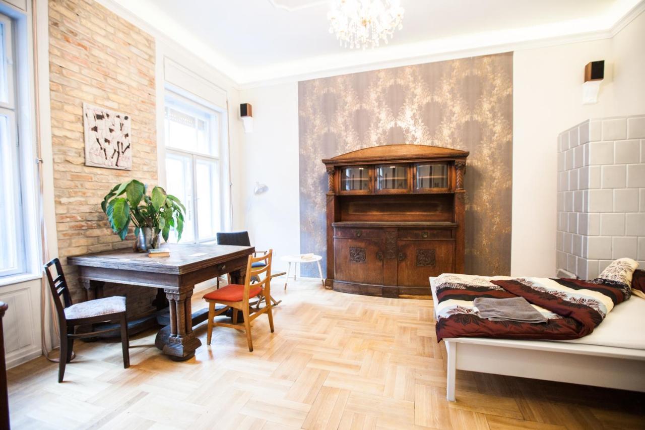 N40 By Small Home Budapest Luaran gambar