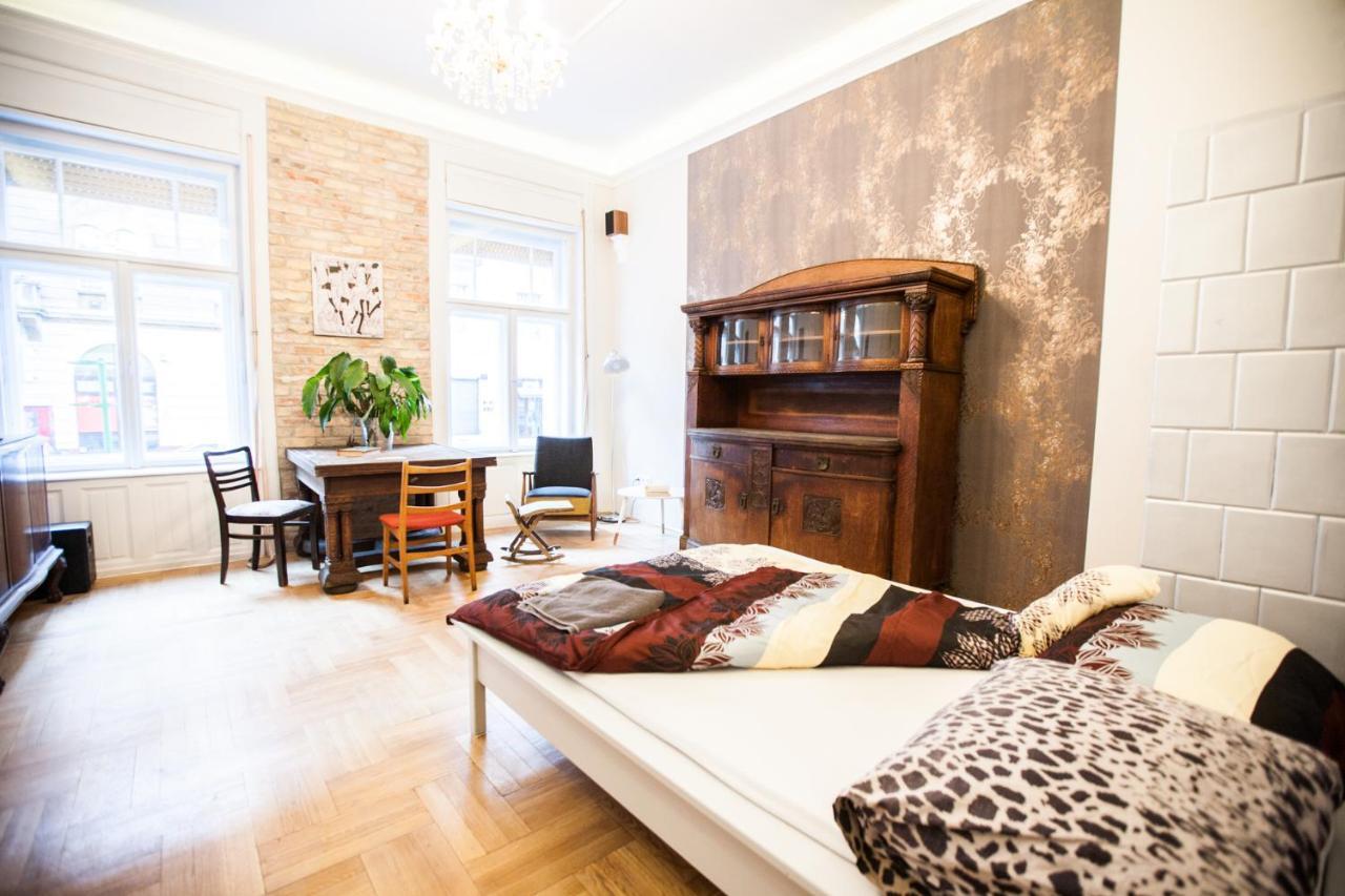 N40 By Small Home Budapest Luaran gambar
