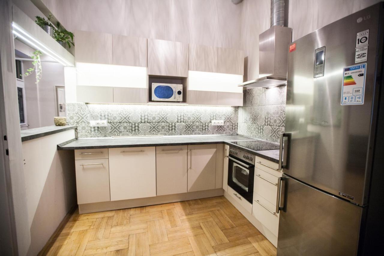 N40 By Small Home Budapest Luaran gambar