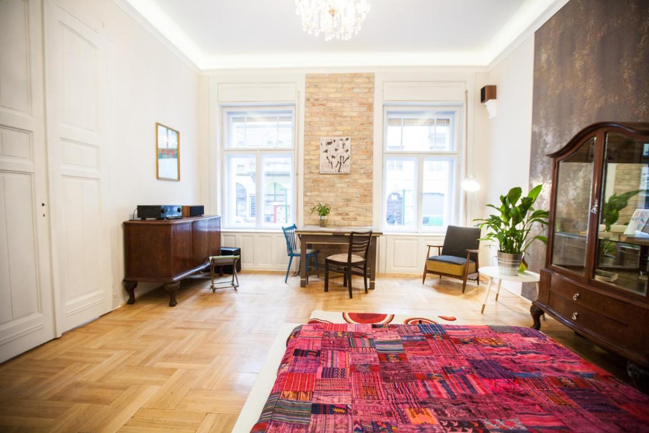 N40 By Small Home Budapest Luaran gambar