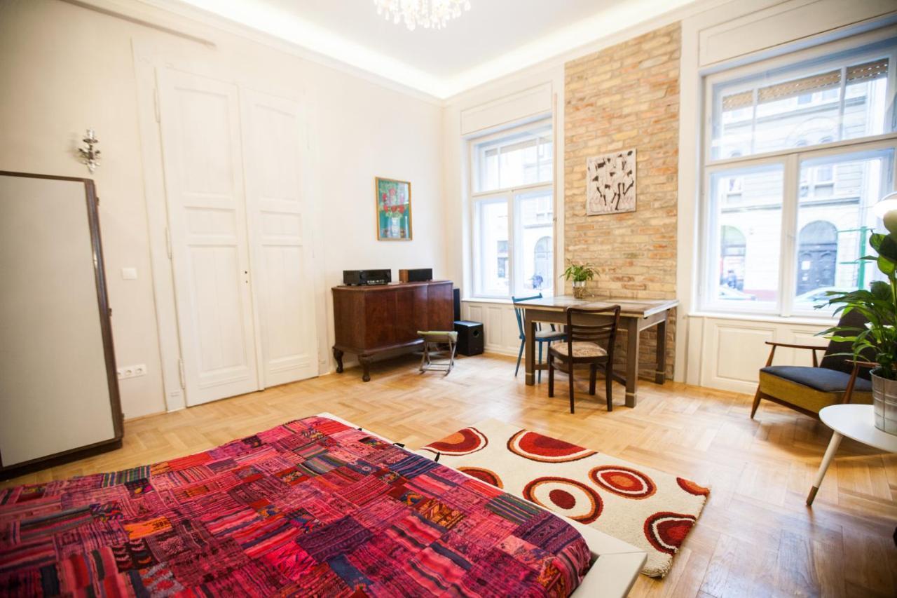 N40 By Small Home Budapest Luaran gambar